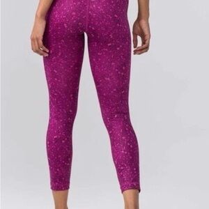 Lululemon High Times Pant in Paradise Geo Regal Plum Multi size 6  Pink / Plum